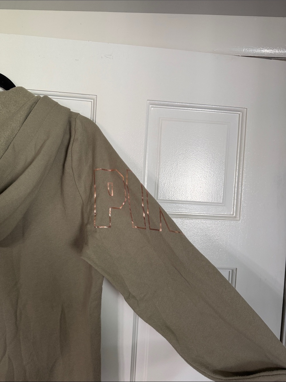 Sweater Subcategory Identification - Picture 4 of 5